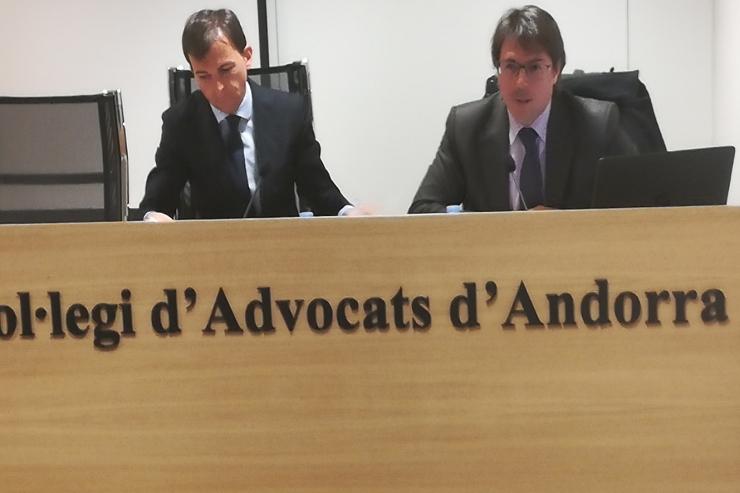 El secretari general del grup MoraBanc, Marc Villallonga, i l'advocat fiscalista Àngel Maria Ceniceros han ofert aquest dijous una conferència al Col·legi d'Advocats.