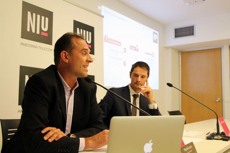 El responsable del Niu, Miquel Gouarré, i el director general adjunt d'Andorra Telecom, Antoni Ambatlle