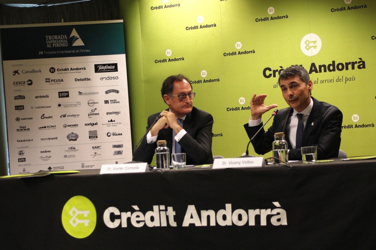 El conseller executiu i director general de Crèdit Andorrà, Xavier  Cornella, i el president de la Trobada Empresarial al Pirineu, Vicenç  Voltes, en la roda de premsa de presentació de la cita.