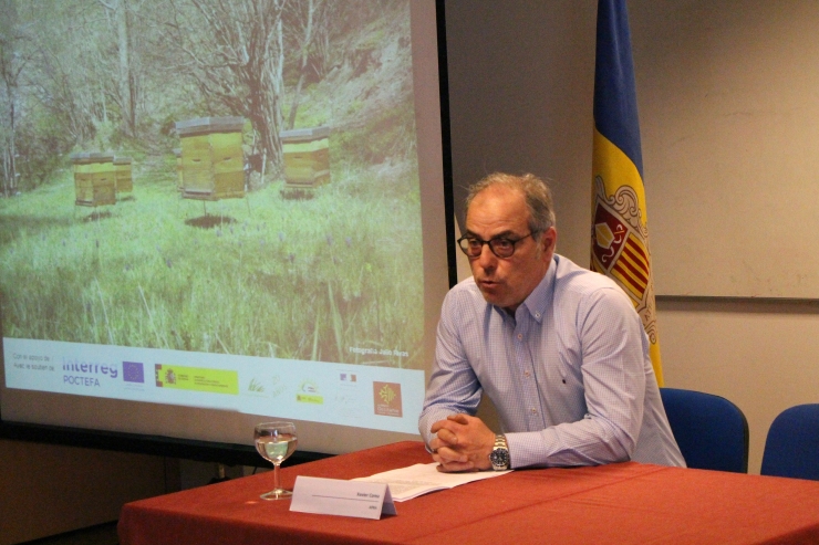 El president de l'Associació de Pagesos i Ramaders, Xavier Coma,  durant la seva intervenció a les jornades sobre el canvi climàtic  d'aquest dimarts.