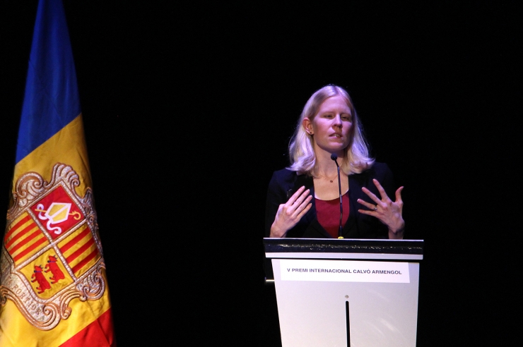 Melissa Dell durant la conferència que ha ofert després de rebre el premi.