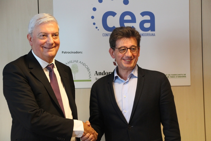 El nou president de la CEA, Gerard Cadena i l'expresident, Xavier Altimir.