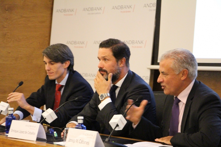 Els experts Fernando López Núñez, Enrique López Ceballos i el directiu d'Andbank Josep Maria Cabanes.