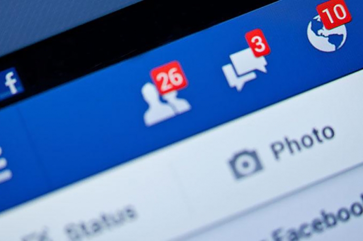 Facebook ha retirat centenars de llocs web i comptes vinculats amb Rússia.