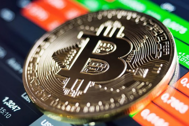 Una moneda bitcoin ha arribat a valer fins a 17.500 euros al canvi.