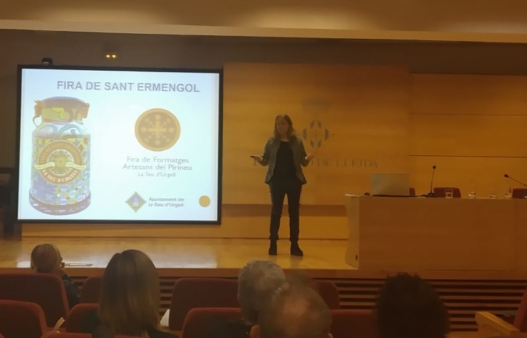 La tinent d'Alcalde de la Seu d'Urgell, Mireia Font, a la jornada Local HUB