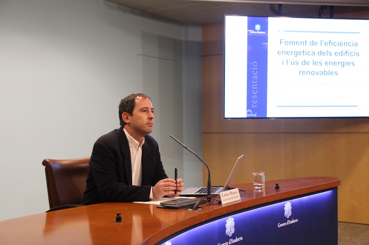 El director de l'Oficina de l'Energia i del Canvi Climàtic, Carles Miquel, presentant la convocatòria 2019 del Renova.