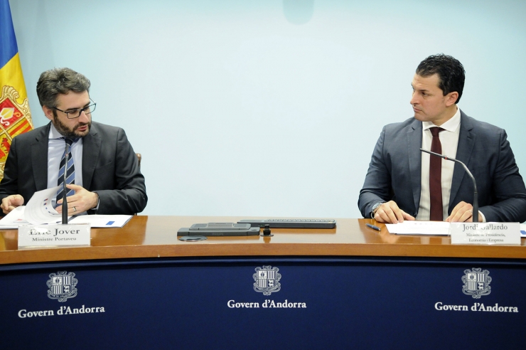 El ministre portaveu, Eric Jover, i el titular de Presidència, Economia i Empresa, Jordi Gallardo, durant la roda de premsa.