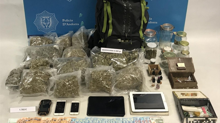 La droga confiscada en una operació policial.