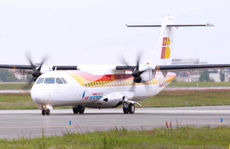 Un dels avions que utilitzada Air Nostrum per operar la ruta aèria Andorra-la Seu - Madrid.