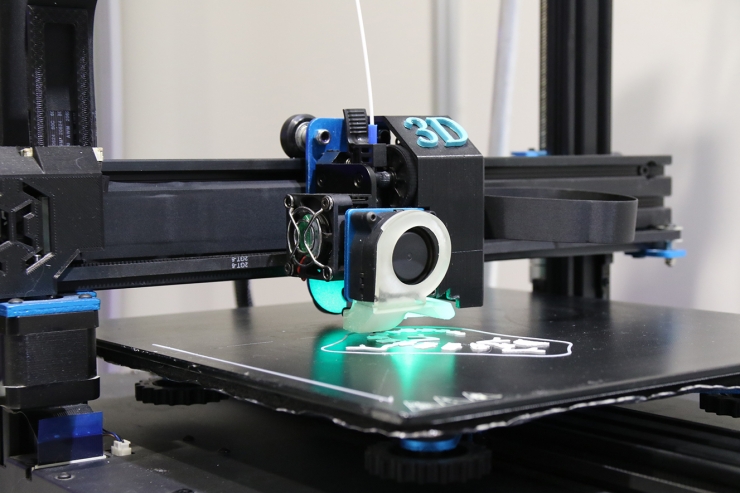 Una impressora 3D de l'estand Open Fablab Andorra.