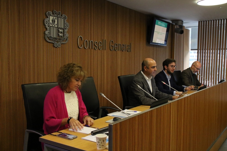 La presidenta del Consell d'Administració de l'AREB, Silvia Cunill, compareix davant la Comissió de Finances i Pressupost.