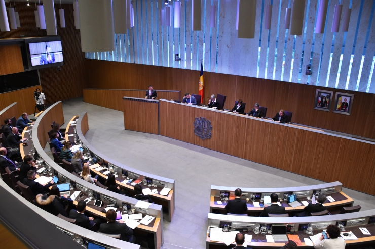 Una sessió ordinària del Consell General.