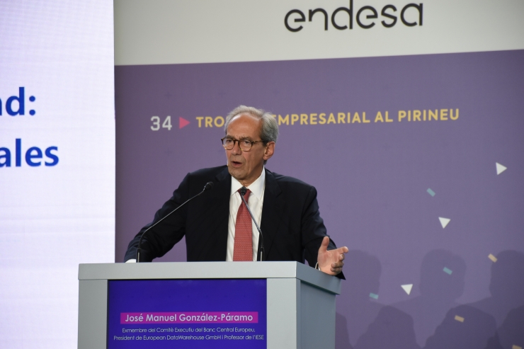 L'exmembre del comitè executiu del Banc Central Europeu i professor de l'IESE José Manuel González-Páramo durant la seva xerrada.