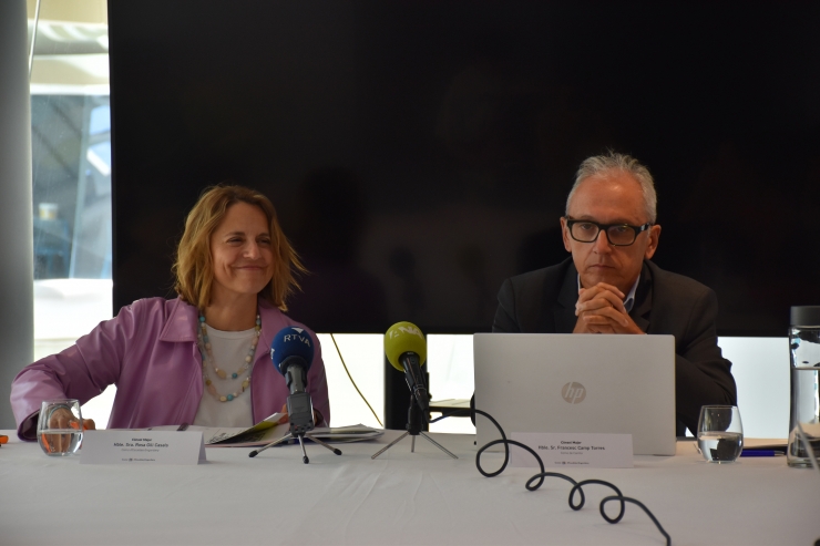 Els cònsols d'Escaldes-Engordany i Canillo, Rosa Gili i Francesc Camps, respectivament, durant la roda de premsa posterior a la reunió de cònsols.