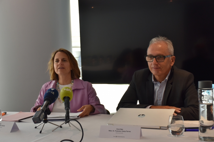 Un moment de la roda de premsa posterior a la reunió de cònsols a càrrec dels mandataris d'Escaldes-Engordany i Canillo, Rosa Gili i Francesc Camp, respectivament.