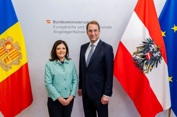 La ministra d'Afers Exteriors, Imma Tor, amb el secretari general del ministeri dederal per Afers Europeus i Internacionals d'Àustria, Nikolaus Marschik.