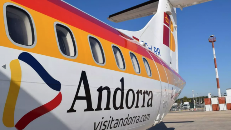 L'avió que enllaça l'aeroport d'Andorra-la Seu i Madrid.