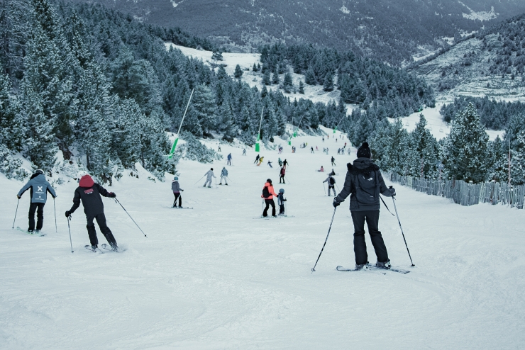 Una jornada d'esquí a les estacions de Grandvalira.