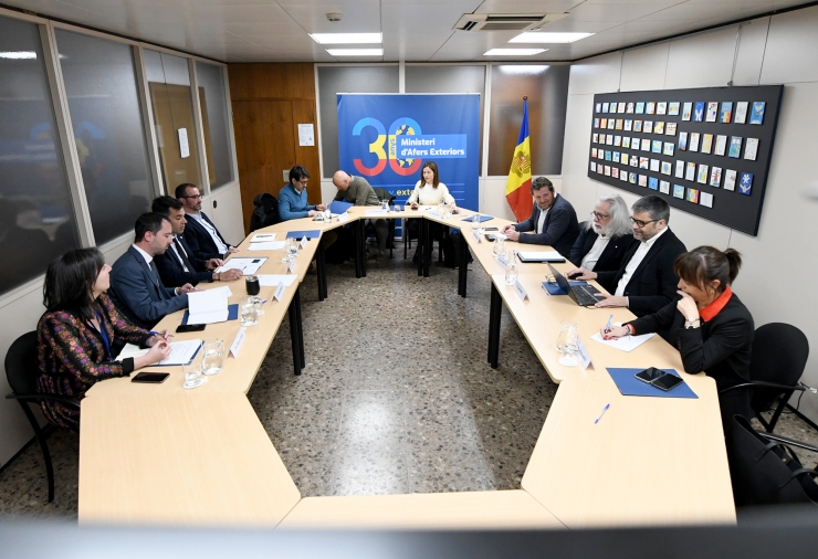 Un moment de la trobada entre representants del Govern i la Generalitat de Catalunya.