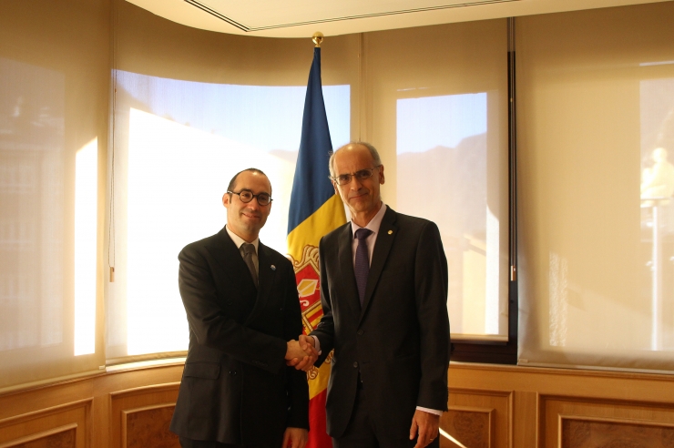 La trobada cap de Govern, Toni Martí, amb el secretari d’Estat d’Afers  Exteriors, Afers Polítics i de la Justícia de San Marino, Nicola  Renzi.