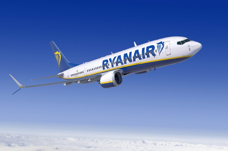 Un aparell de Ryanair en ple vol.