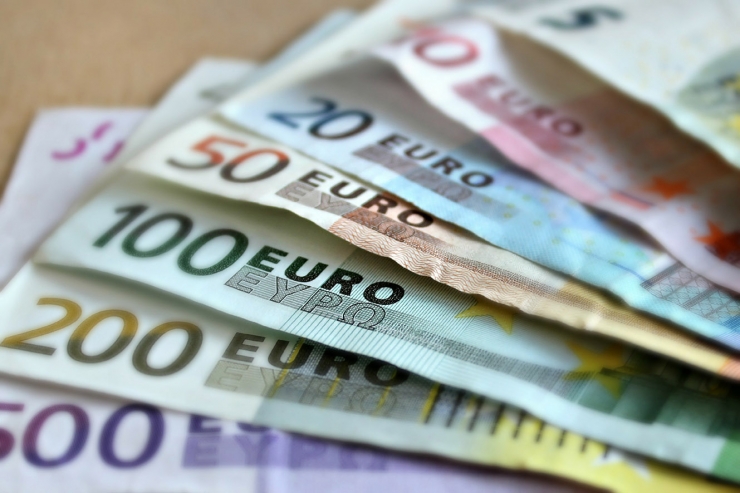 Diversos bitllets d'euro.