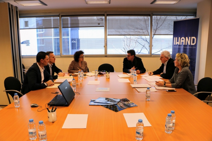 Reunió entre els consellers del grup liberal i els representants de la CEA.