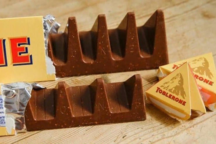 La popular xocolata Toblerone ha reduit el pes i l'espai entre els seus triangles.