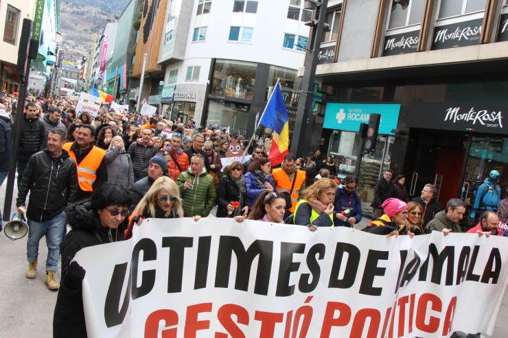 El funcionariat ha tornat a sortir al carrer aquest divendres al matí.