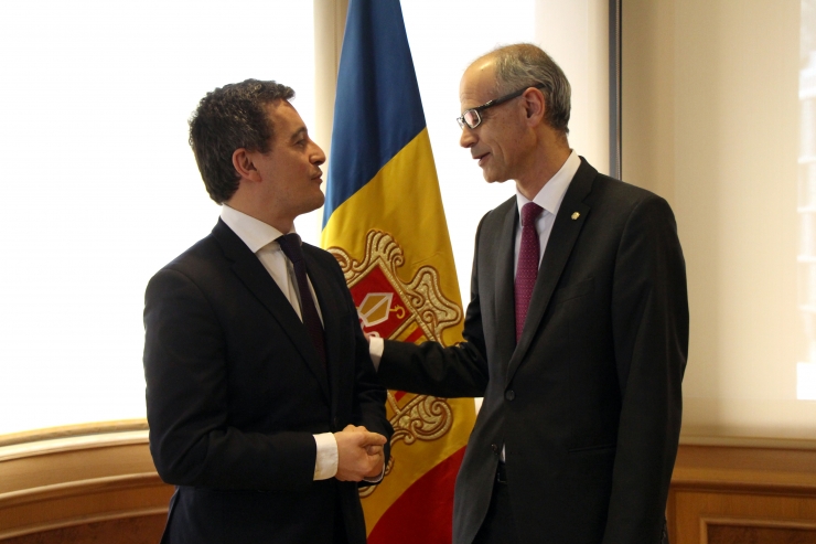 El ministre d'Acció i Comptes Públics francès, Gérald Darmanin, abans d'iniciar la reunió amb el cap de Govern, Toni Martí.