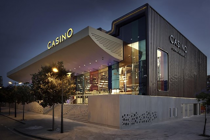 Vista exterior del casino de Cirsa a València.