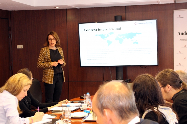 La directora general d'Andorran Banking, Esther Puigcercós, presenta els resultats del sector financer del 2017.