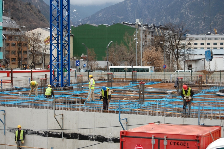 Treballs de construcció a Escaldes-Engordany.