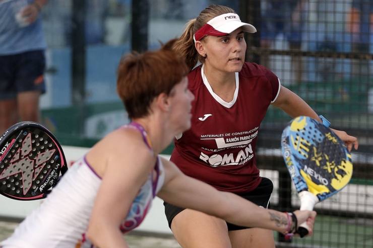 Arantxa Soriano i Carmen García durant un partit del torneig de Mijas del World Padel Tour.