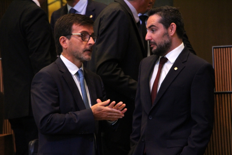 El ministre de Finances, Jordi Cinca, i el conseller general de DA, Marc Ballestà, abans d'iniciar-se la sessió ordinària del Consell General.