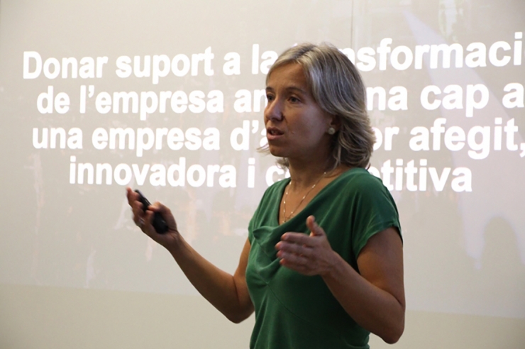 La directora d'Actua Empresa, Judit Hidalgo, durant la presentació de les subvencions el mes de setembre passat.