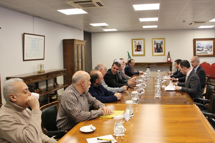 La reunió sobre les mesures socials que s'ha celebrat aquest dimarts al matí a l'edifici administratiu del Govern.