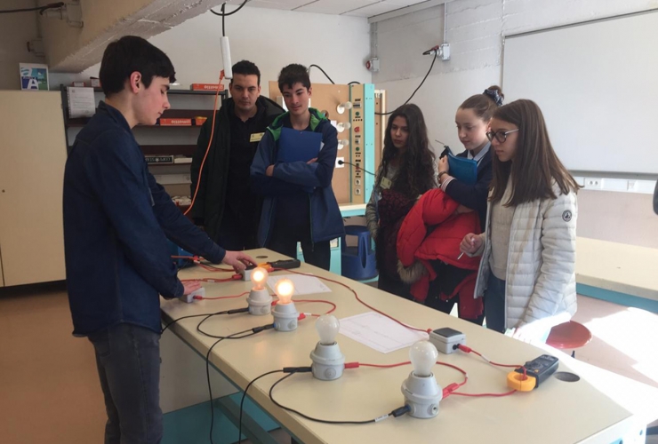 El Lycée Comte de Foix ha organitzat una jornada de portes obertes de la seva secció professional.