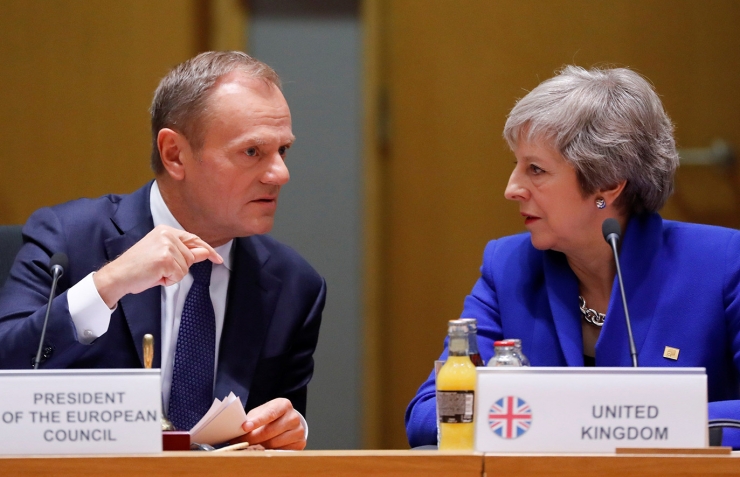 El president del Consell d'Europa, Donald Tusk, i la primera ministra britànica, Theresa May, en una imatge del 28 de novembre a Brussel·les.