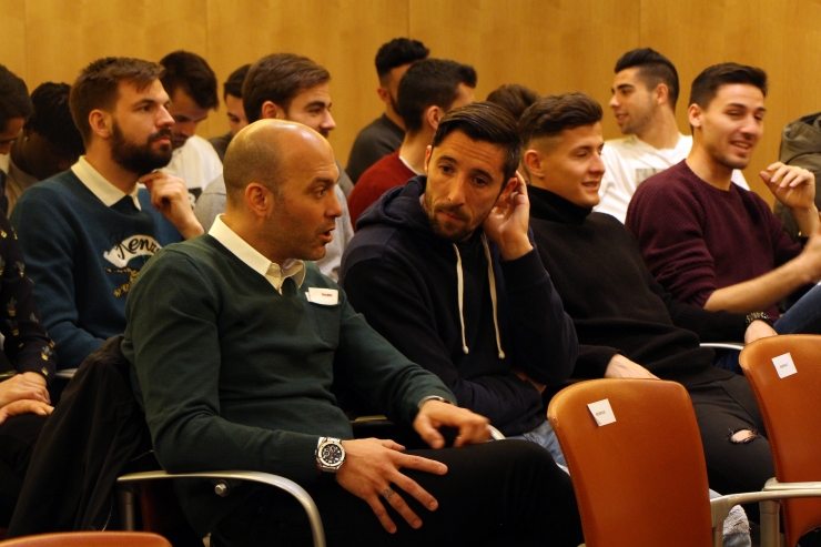 L'entrenador del primer equip de l'FC Andorra, 'Gabri' Garcia de la Torre, abans de començar la roda de premsa.