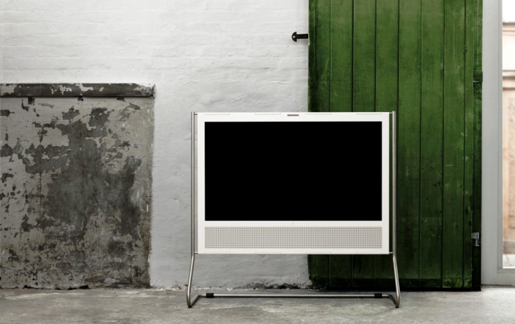 Un televisor Bang & Olufsen.