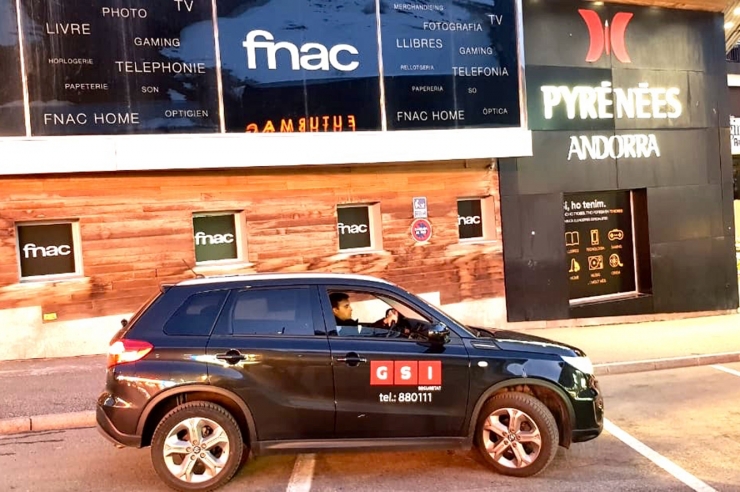 Un vehicle de seguretat de GSI.
