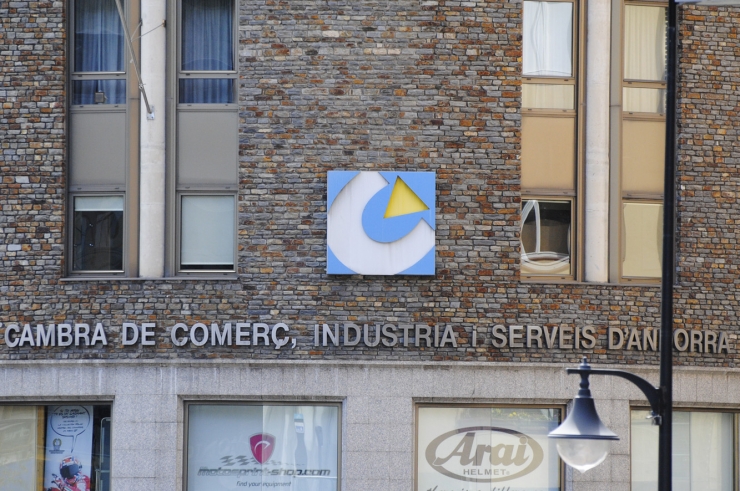 Cambra de Comerç, Industria i Serveis.