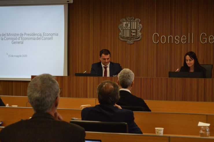 El ministre de Presidència, Economia i Empresa, Jordi Gallardo, durant  la seva comareixença al davant de la comissió legislativa d'Economia.