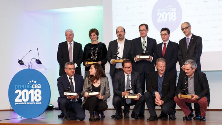 Foto de família de tots els premiats a la gala de la Confederació Empresarial Andorrana, en els premis del 2018.