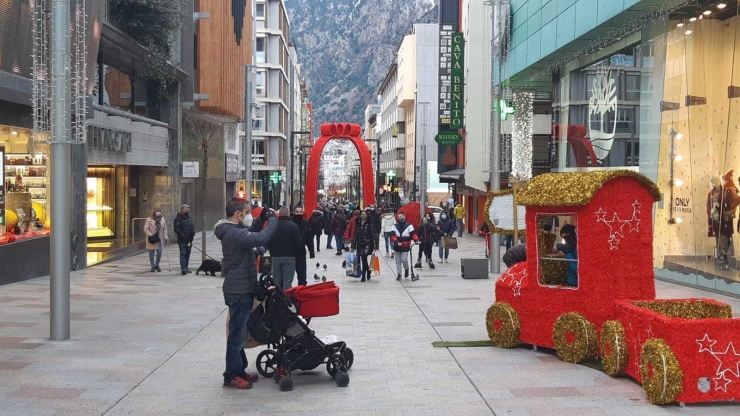 L'avinguda Carlemany aquest mes de desembre.