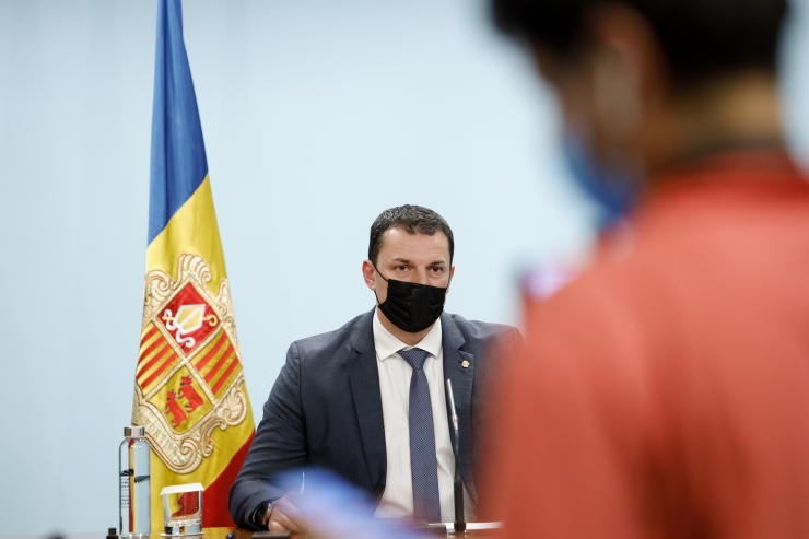 El ministre de Presidència, Economia i Empresa, Jordi Gallardo, durant la roda de premsa.