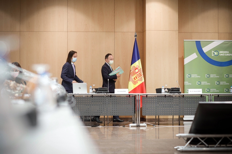 El cap de Govern, Xavier Espot, i el secretari d'Estat d'Afers Europeus, Landry Riba, moments abans de la reunió.