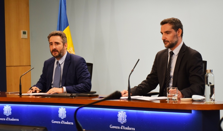 El ministre de Finances, Eric Jover, i el secretari d'Estat d'Afers Financers Internacionals, Marc Ballestà, durant la roda de premsa d'aquest dijous.